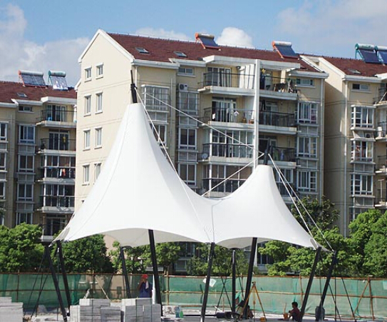 如何翻新膜結構車棚